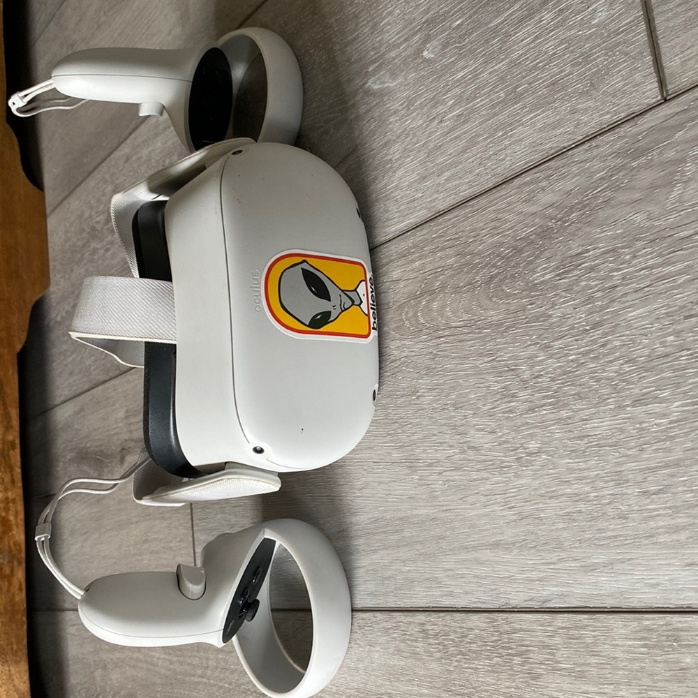 Oculus quest 2 like new